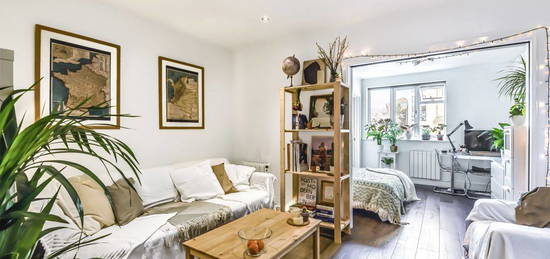 Flat to rent in Carpenters Mews, North Road, London N7