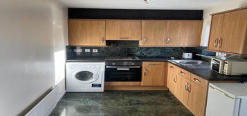 2 bed flat to rent