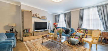 3 bedroom flat for sale