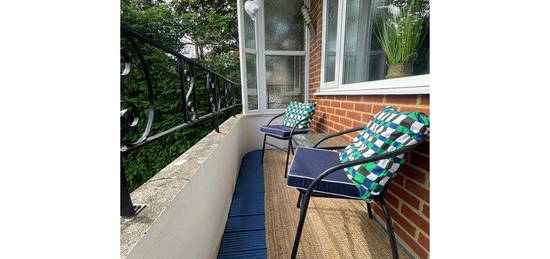 Flat to rent in Westcliff Road, Bournemouth BH4