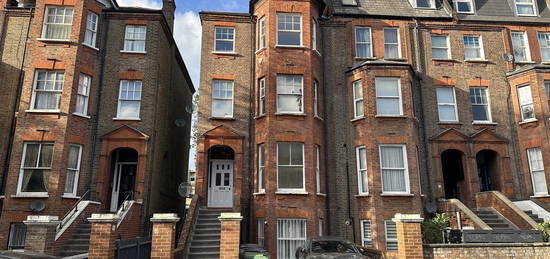 Flat to rent in Goldhurst Terrace, London NW6