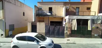 Casa adosada en calle de la Serrezuela, 37