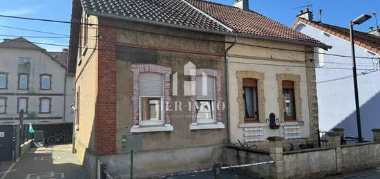 Maison 1 étage  à vendre, 4 pièces, 2 chambres, 65 m²