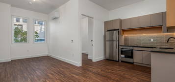 26-24 4th St #101, Astoria, NY 11102