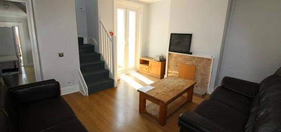 5 bedroom terraced house