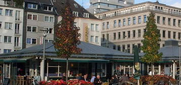 Sehr schöne 3 Zi. Wohnung mit Balkon in Düsseldorf Friedrichstadt am Kirchplatz