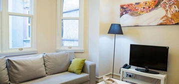 Galata'da Muhteem 1+1_Stunning Furnished 1+1 Rent in Galata