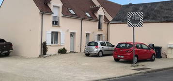 Maison grand 3 pièces 74 m² avec jardinet