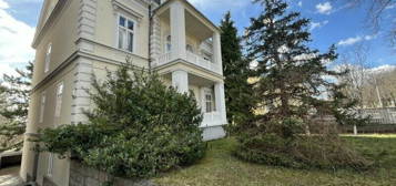 VILLA in BAD VÖSLAU + SONNIGER Garten + Wohnen & Büro + nahe Schloss GAINFARN!