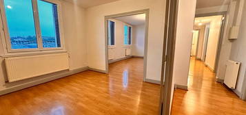 Appartement  à louer, 5 pièces, 3 chambres, 100 m²