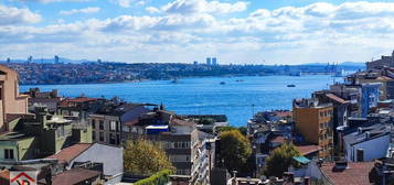 Cihangir de 2+1 70m2 Deniz Manzaral Balkonlu Kiralk Daire