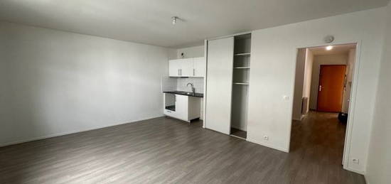 Studio  à louer, 1 pièce, 37 m², Étage 1/–