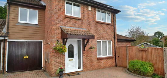 4 bedroom link detached house for sale