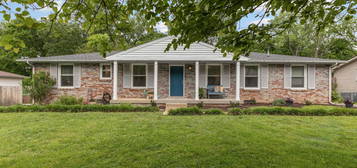 682 Brewer Dr, Nashville, TN 37211
