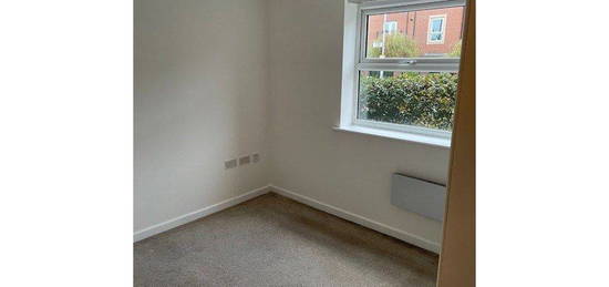 Flat to rent in Ivy Graham Close, Manchester M40