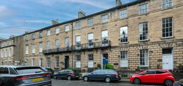 3 bedroom flat for sale