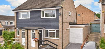 2 bedroom semi-detached house to rent