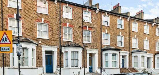 Flat for sale in Cathnor Road, Shepherd's Bush, London W12