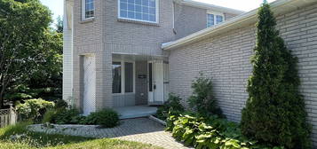 11 Orwell Cres, Barrie, ON L4N 6N3
