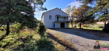 Maison spacieuse  cinq chambres avec garage et atelier sur terrain constructible