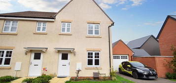 3 bedroom semi-detached house to rent