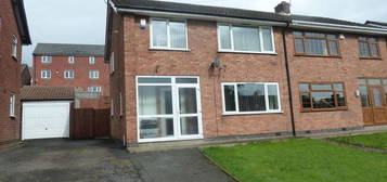 Semi-detached house to rent in Meadow Road, Nuneaton, Warwickshire CV10