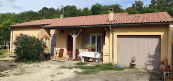 Maison individuelle avec terrain et deux chambres