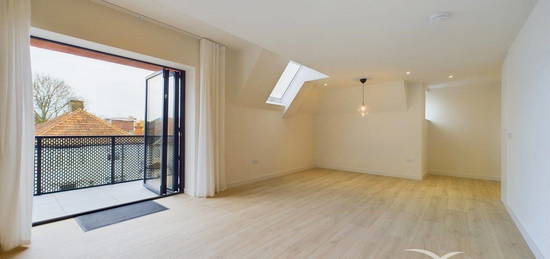 Flat to rent in Leonora House, Voss Court SW16