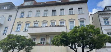 3-Zimmer-Altbau-Wohnung mit Balkon