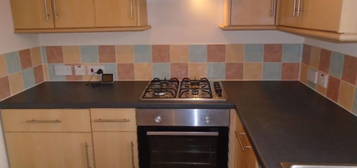 Flat to rent in Telford Court, Newport NP19