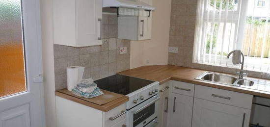 3 bedroom semi-detached house to rent