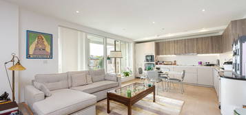 Flat for sale in The Avenue, London NW6