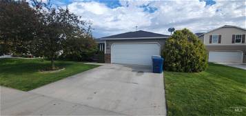 11914 W  Crested Butte Ct, Nampa, ID 83651