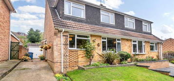 3 bedroom semi-detached house to rent