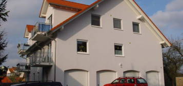 Moderne 3 Zi.-Wohnung mit Garage, Küche und Balkon in Brachttal