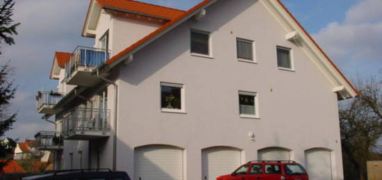 Moderne 3 Zi.-Wohnung mit Garage, Küche und Balkon in Brachttal