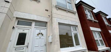 2 bedroom ground floor flat