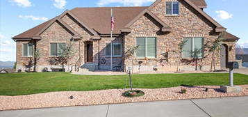 51 E Magellan Ln, Elk Ridge, UT 84651