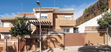 Casa en Bola de Oro - Serrallo, Granada