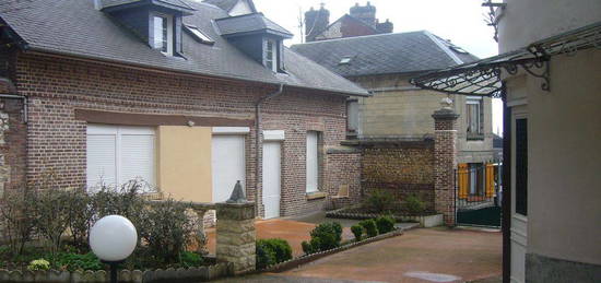 F3 Gare Jouvenet avec parking et terrasse