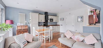 Maisonette for sale in North Station Approach, South Nutfield, Redhill RH1