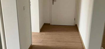 Eine helle Wohnung mit großem Balkon zu vermieten - Klüsserath