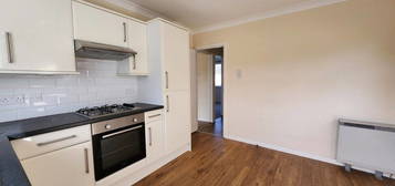 Bungalow to rent in Ashurst Way, East Preston, Littlehampton BN16