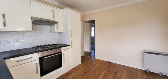 Bungalow to rent in Ashurst Way, East Preston, Littlehampton BN16