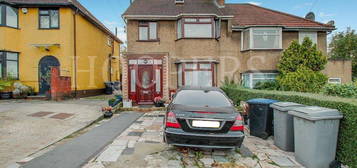 4 bed semi-detached house for sale