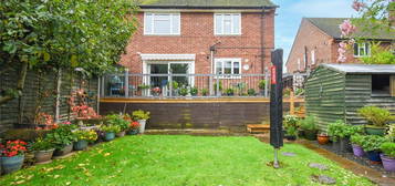 Maisonette for sale in Glenhurst Avenue, Ruislip HA4