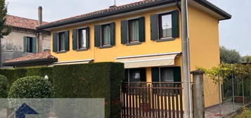 Casa indipendente in vendita in via Guglielmo Marconi, 8