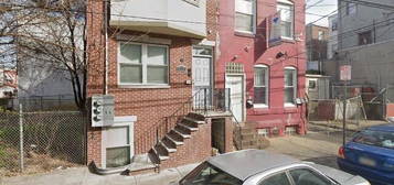 2105 N 17th St Apt 3, Philadelphia, PA 19121