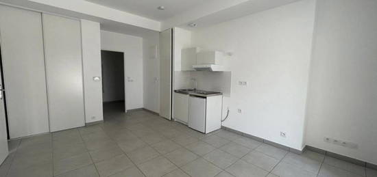 Location appartement 1 pièce 28 m²