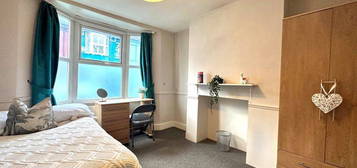 4 bed shared accommodation to rent